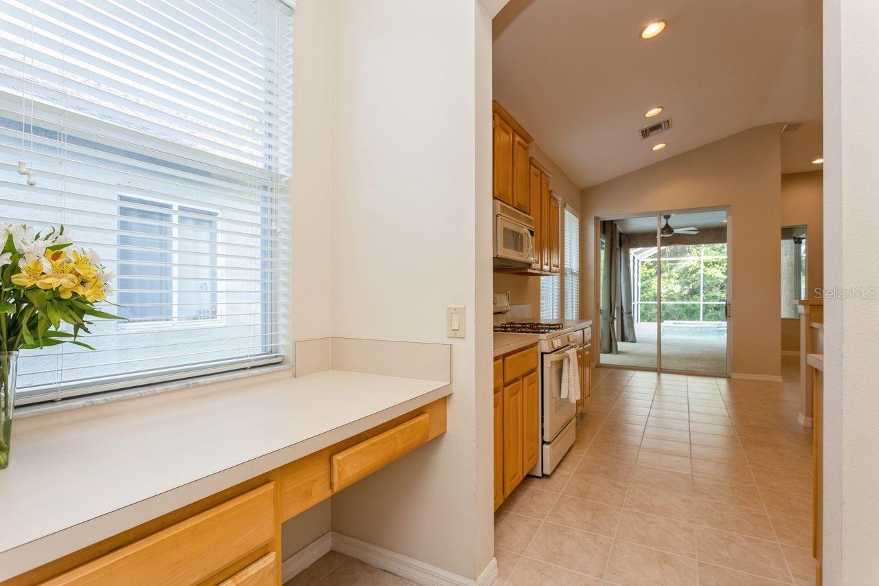Image 8 of 24 For 10414 Edgefield Place