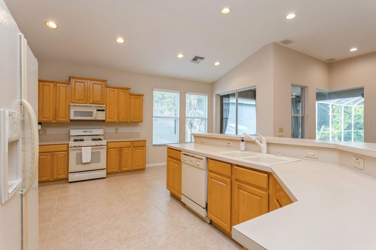 Image 9 of 24 For 10414 Edgefield Place