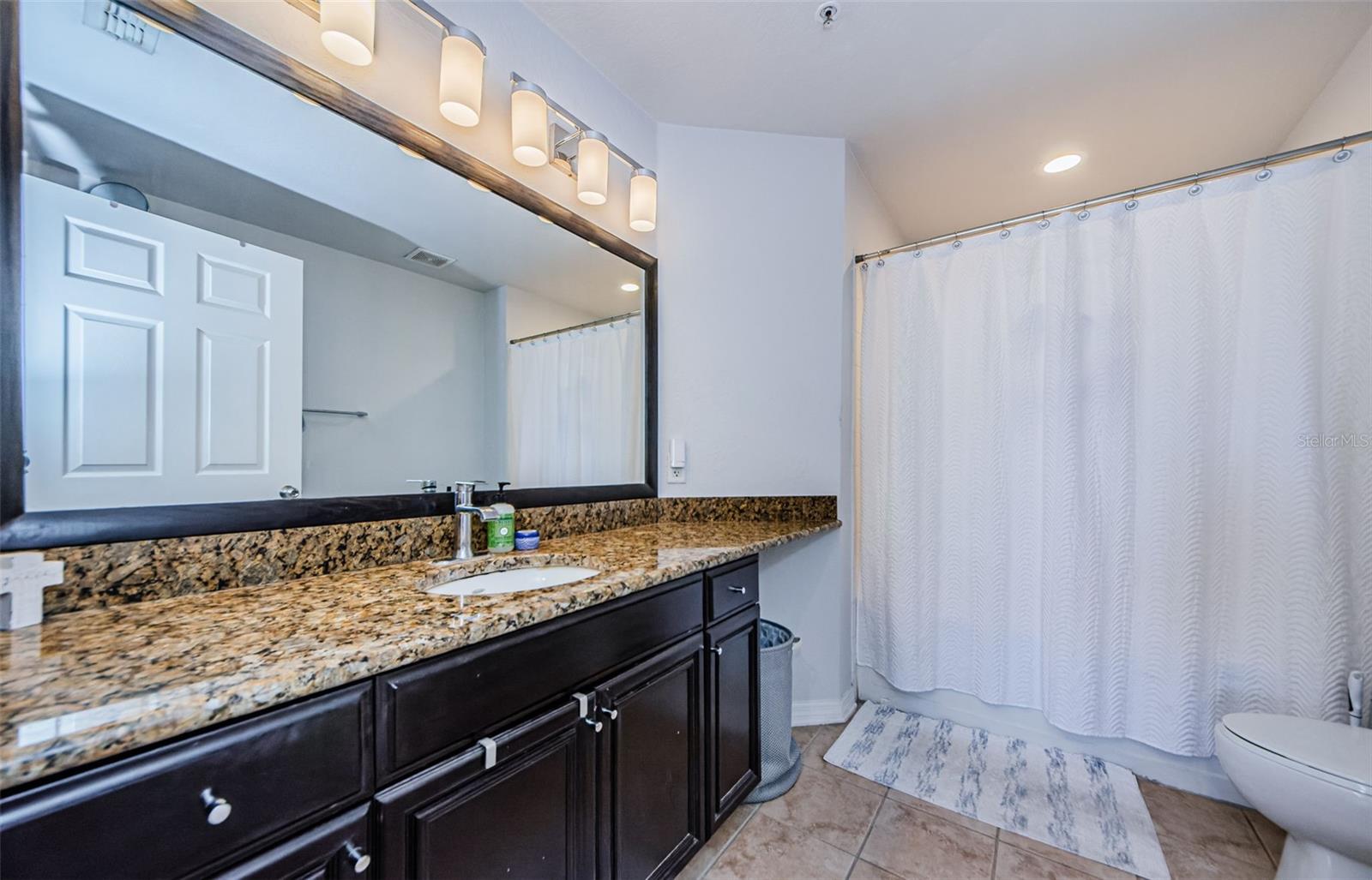 Image 6 of 9 For 700 Harbour Island Boulevard 404