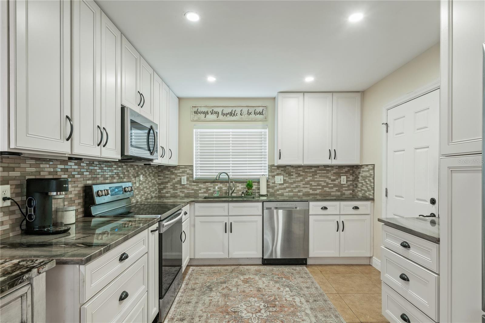 Image 15 of 50 For 5246 Mayapple Circle