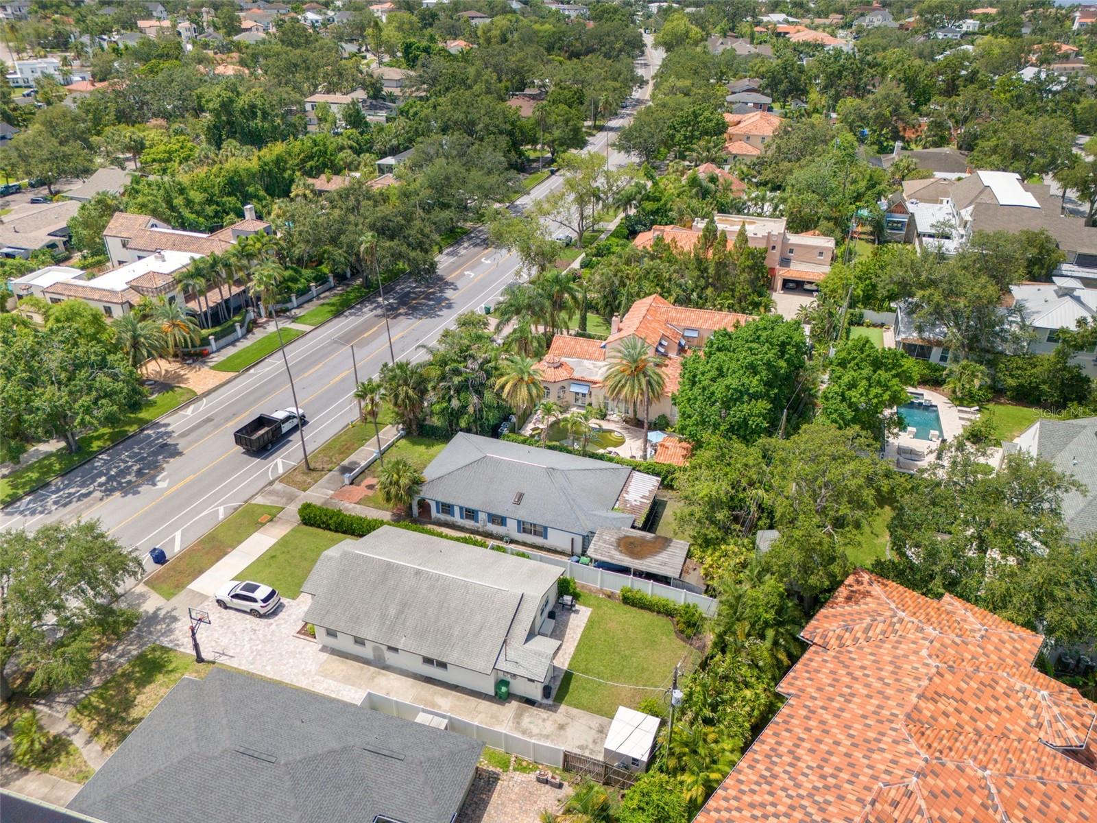 Listing photo id 14 for 128 Davis Boulevard
