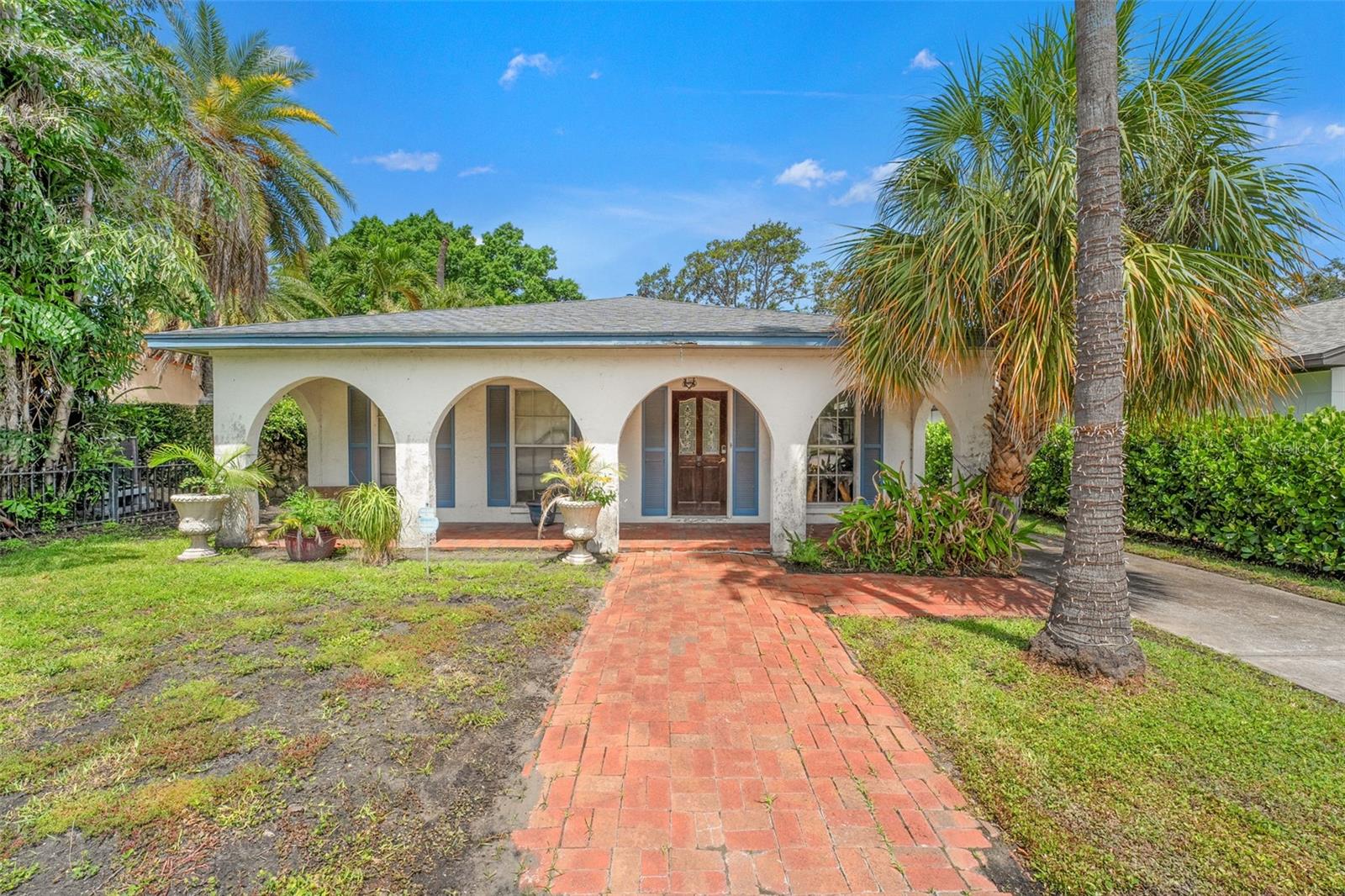 Listing photo id 3 for 128 Davis Boulevard