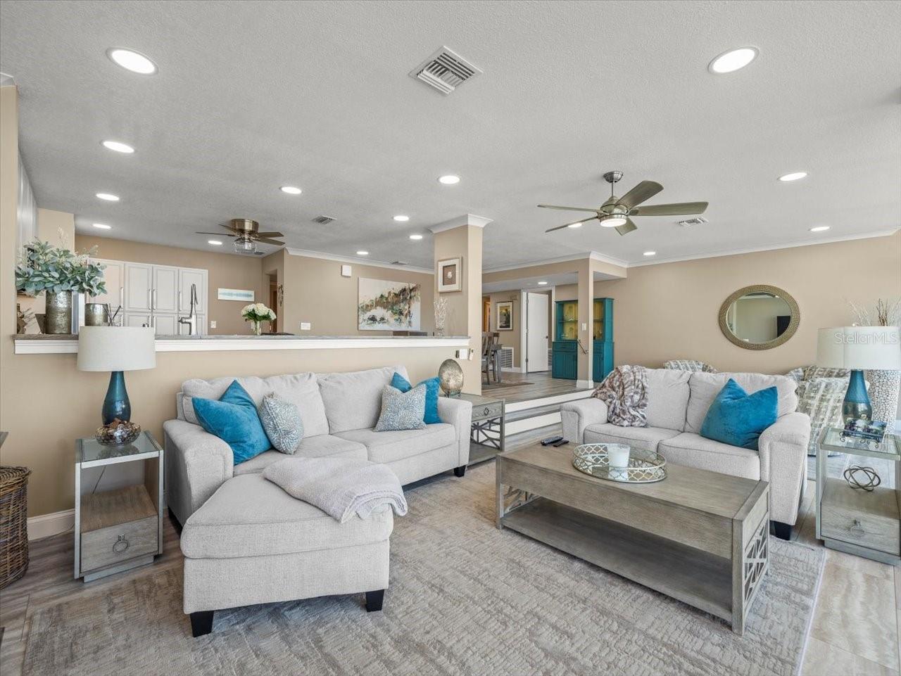 Image 15 of 74 For 7600 Sun Island Drive S 804