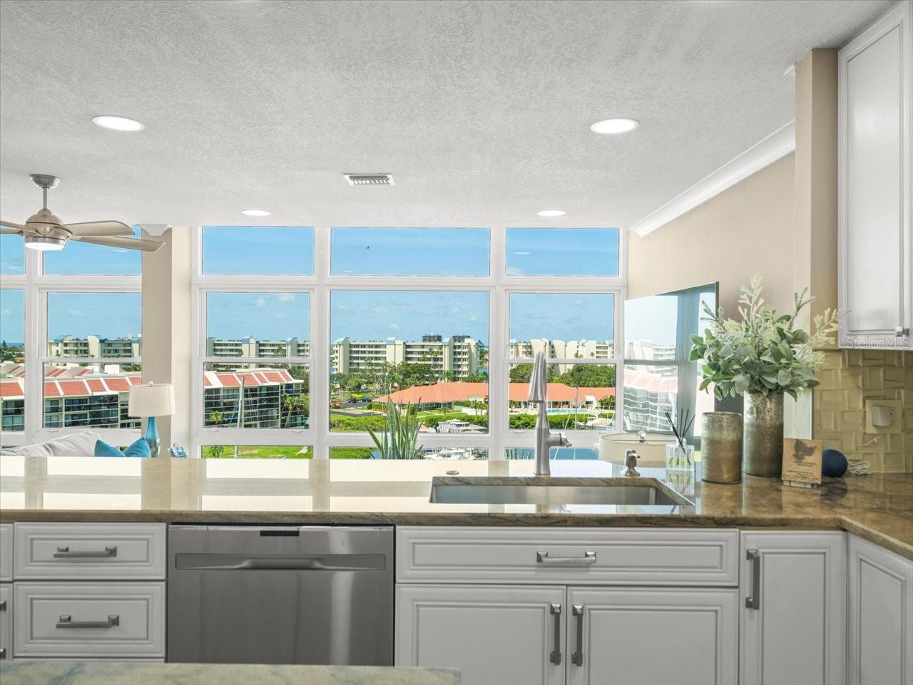 Image 19 of 74 For 7600 Sun Island Drive S 804