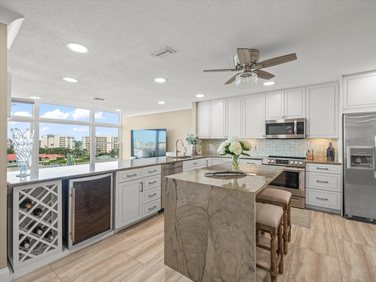 Image 20 of 74 For 7600 Sun Island Drive S 804