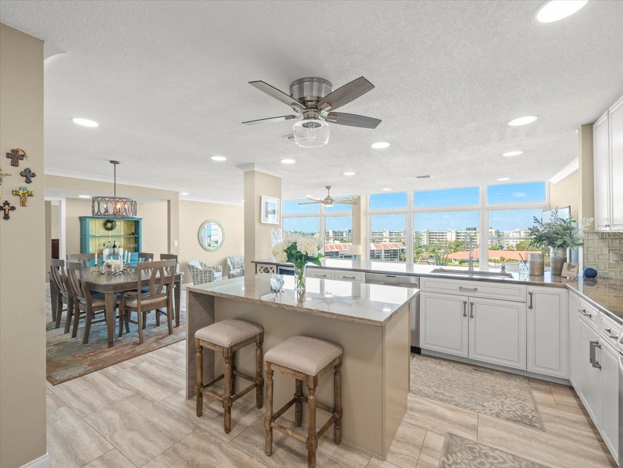 Image 22 of 74 For 7600 Sun Island Drive S 804