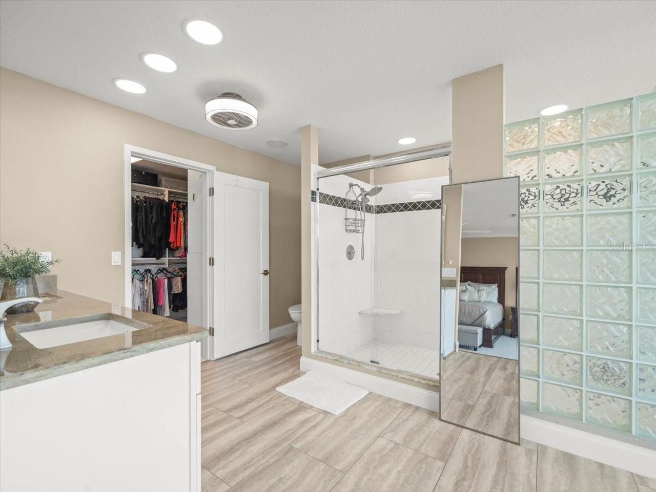 Image 36 of 74 For 7600 Sun Island Drive S 804