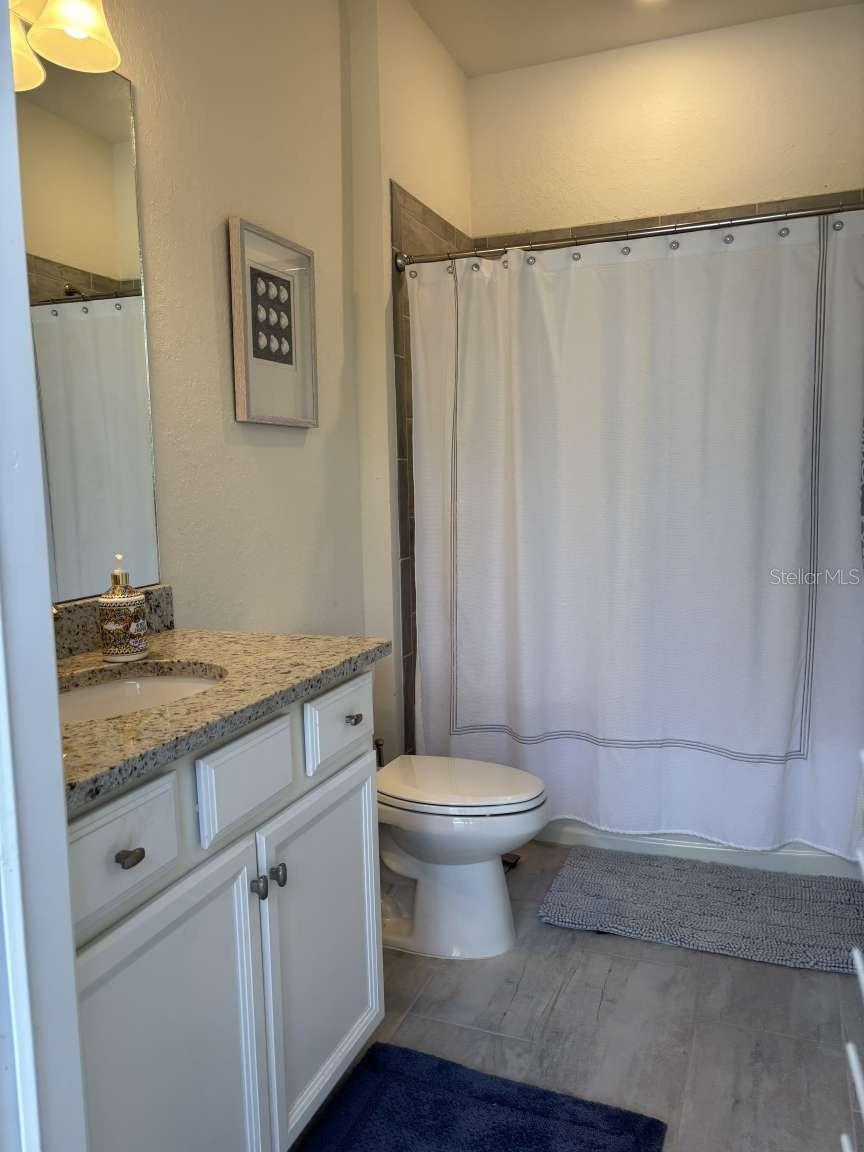 Image 15 of 38 For 718 Acacia Court