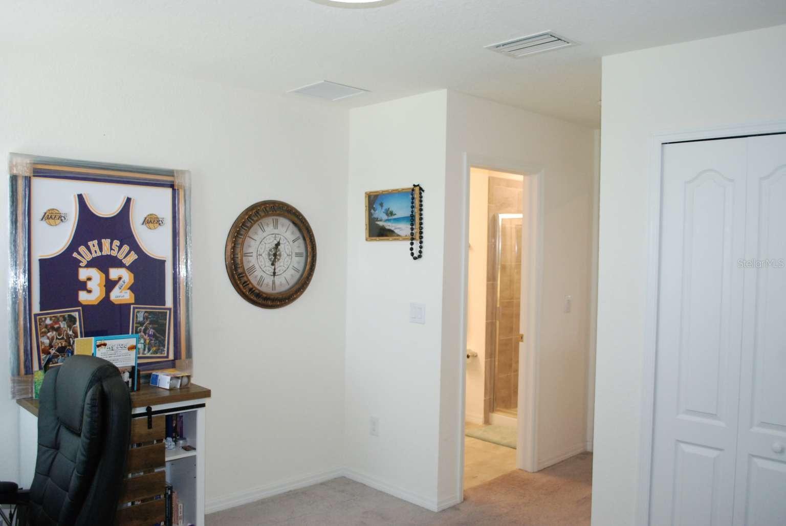 Image 20 of 38 For 718 Acacia Court
