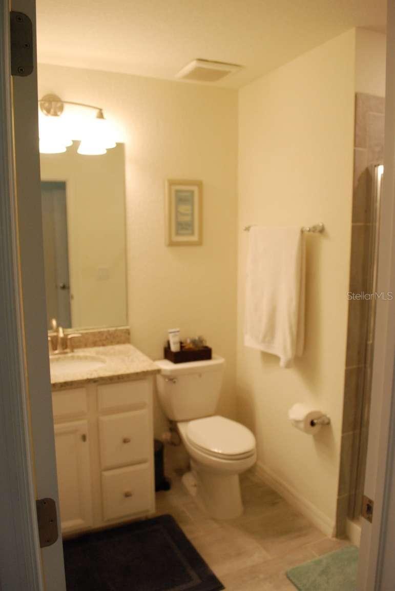 Image 22 of 38 For 718 Acacia Court