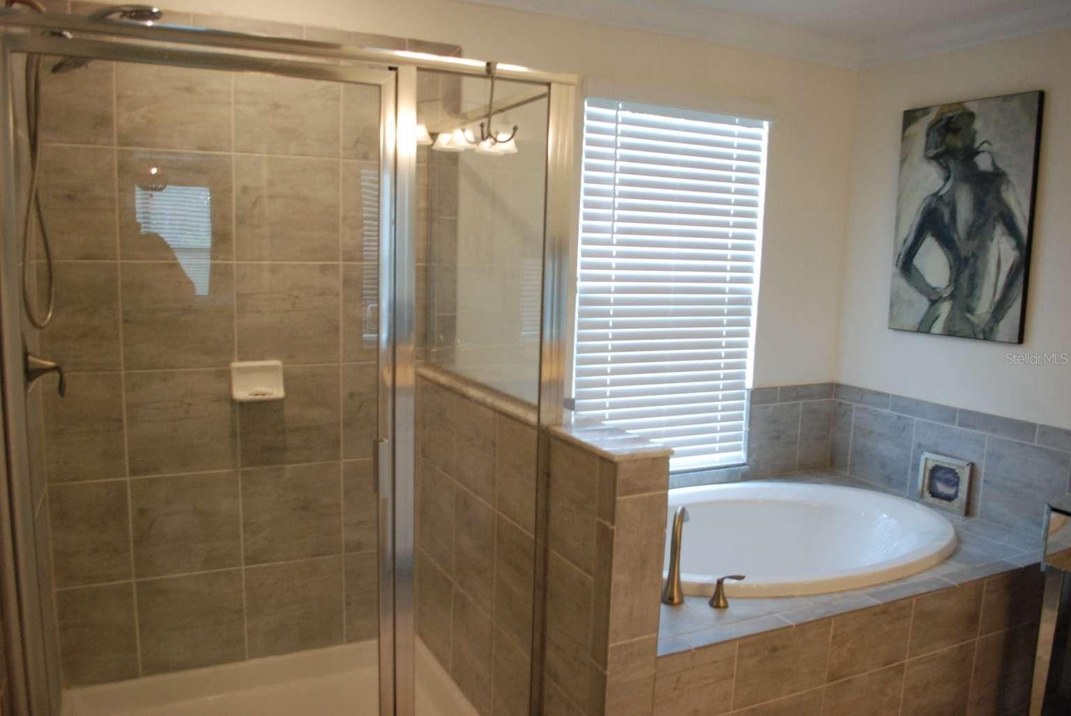 Image 33 of 38 For 718 Acacia Court