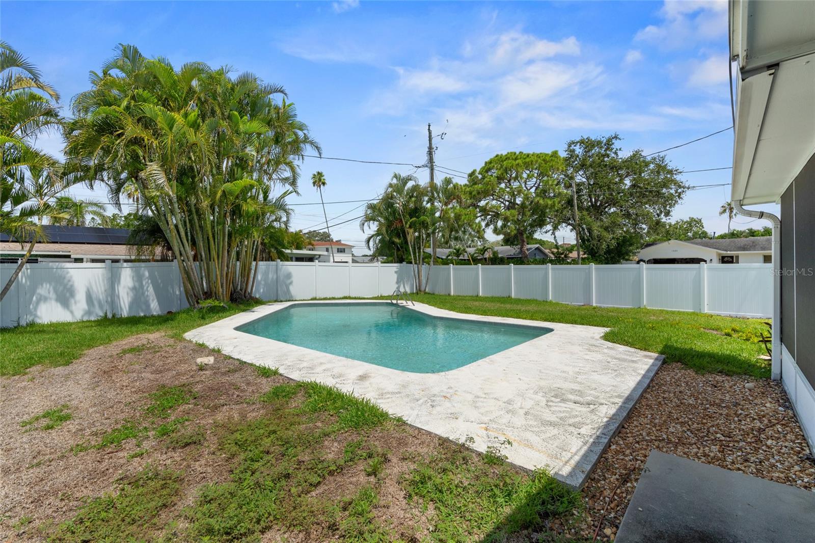 Image 11 of 36 For 5830 Venetian Boulevard Ne