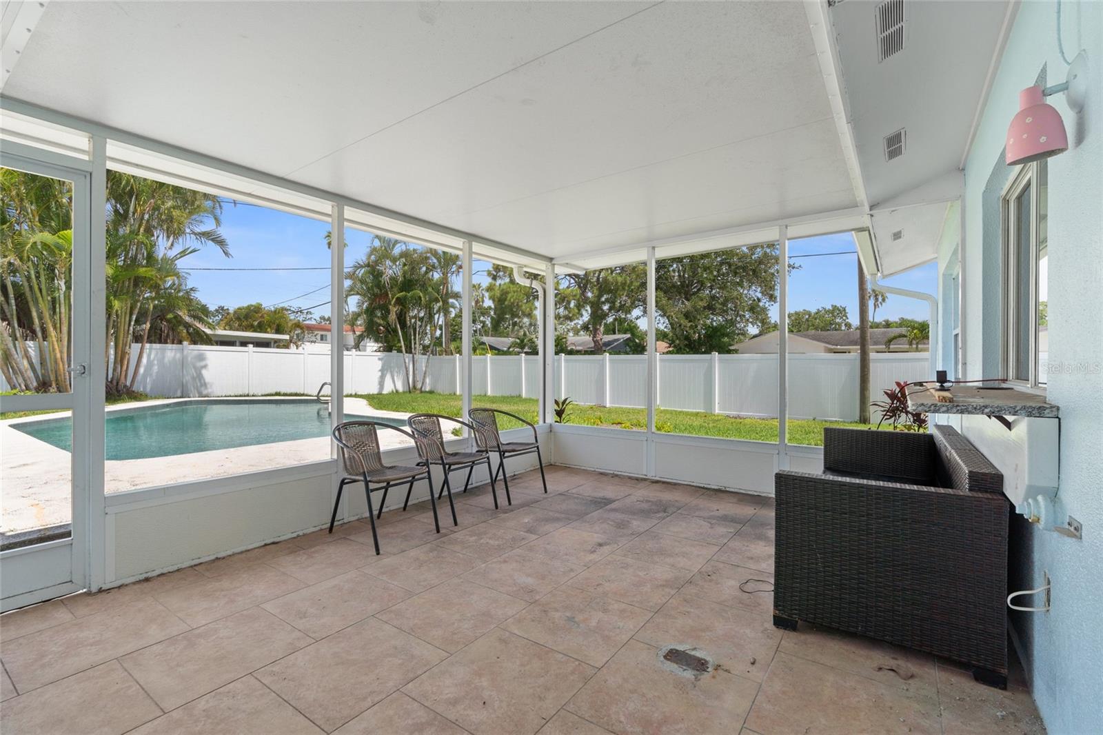 Image 14 of 36 For 5830 Venetian Boulevard Ne