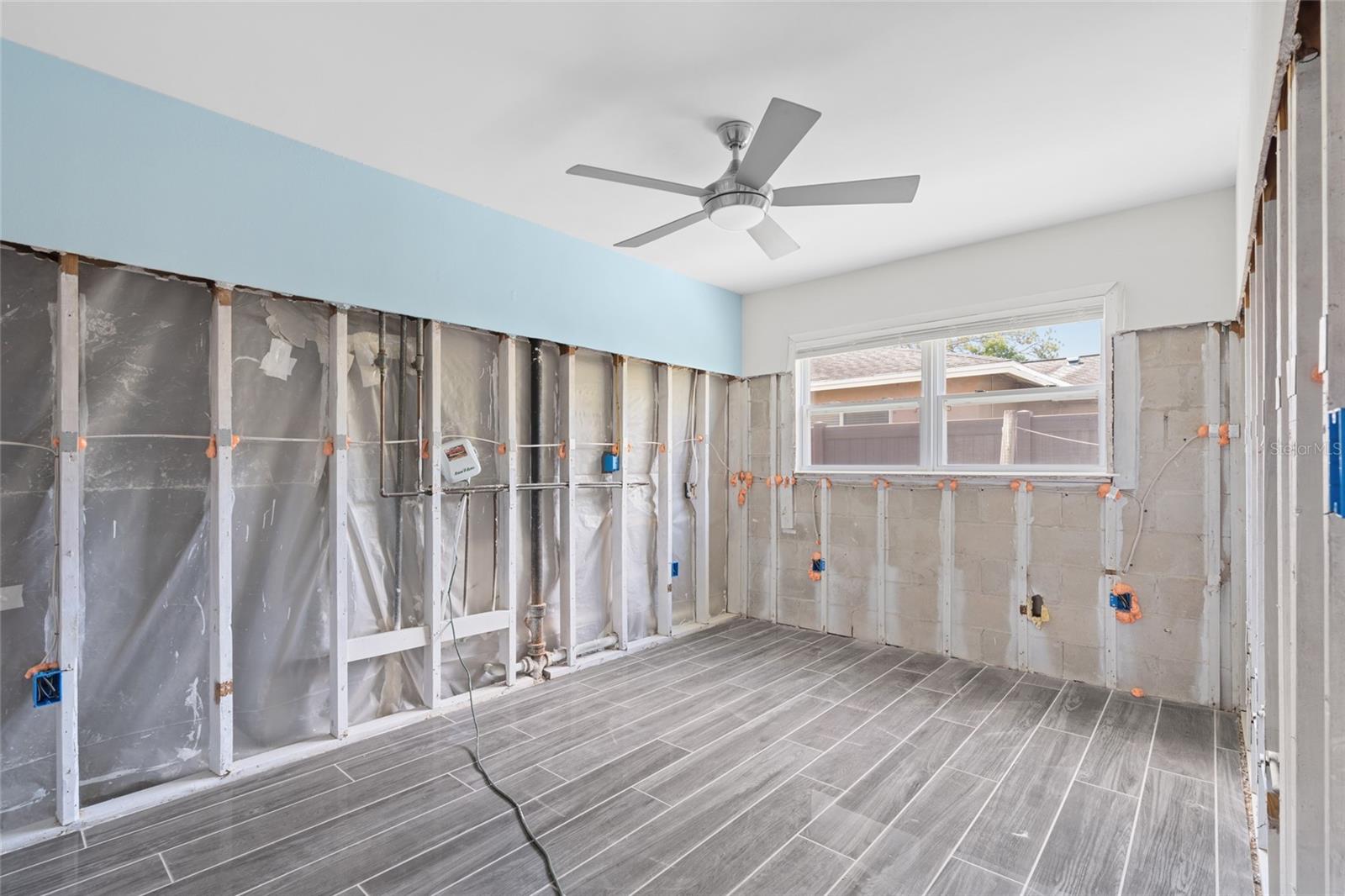 Image 17 of 36 For 5830 Venetian Boulevard Ne