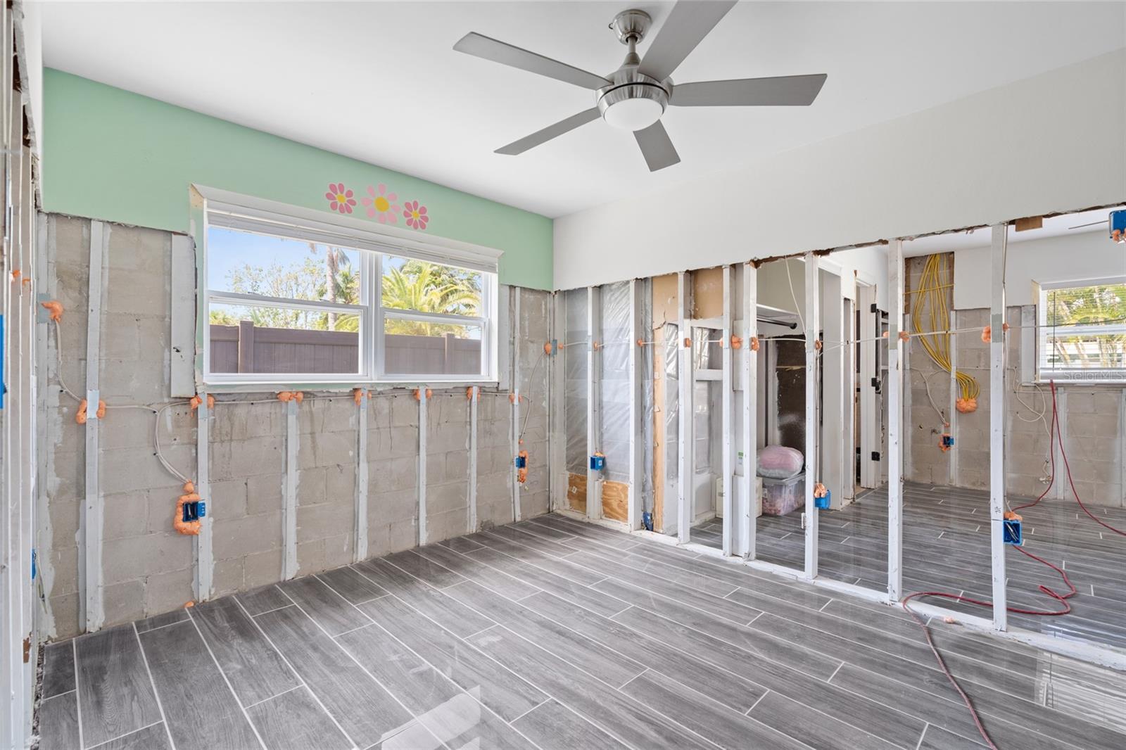 Image 20 of 36 For 5830 Venetian Boulevard Ne