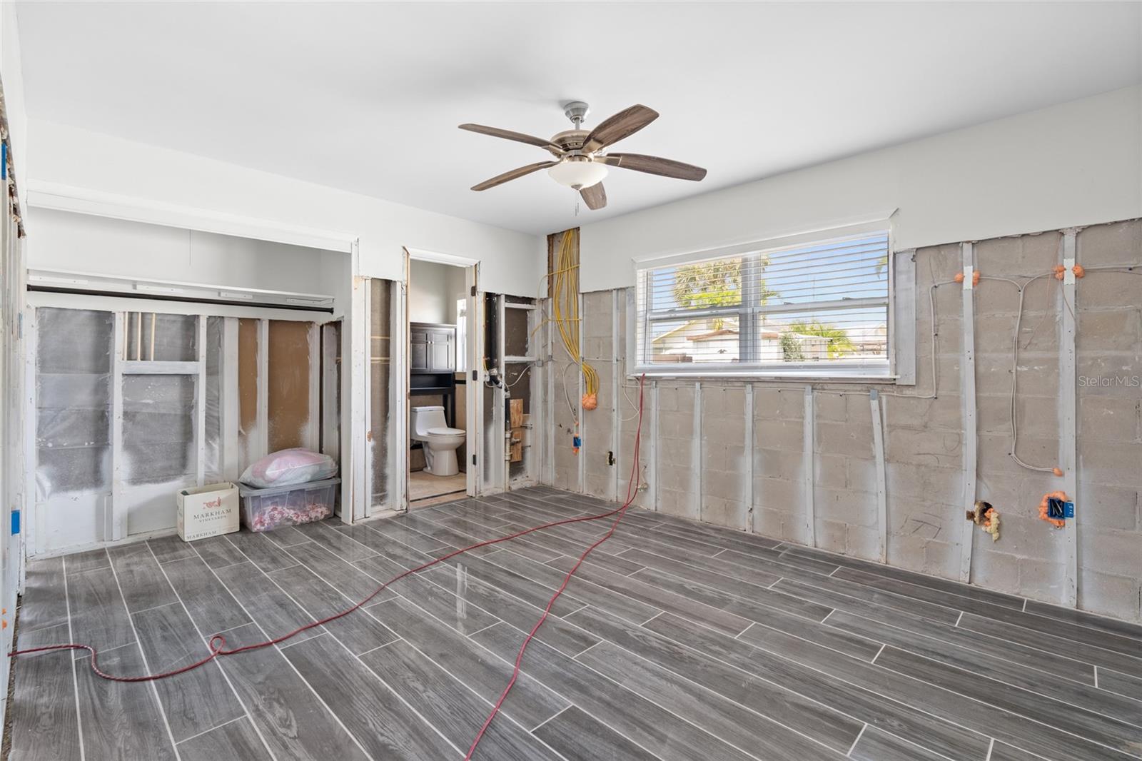 Image 22 of 36 For 5830 Venetian Boulevard Ne