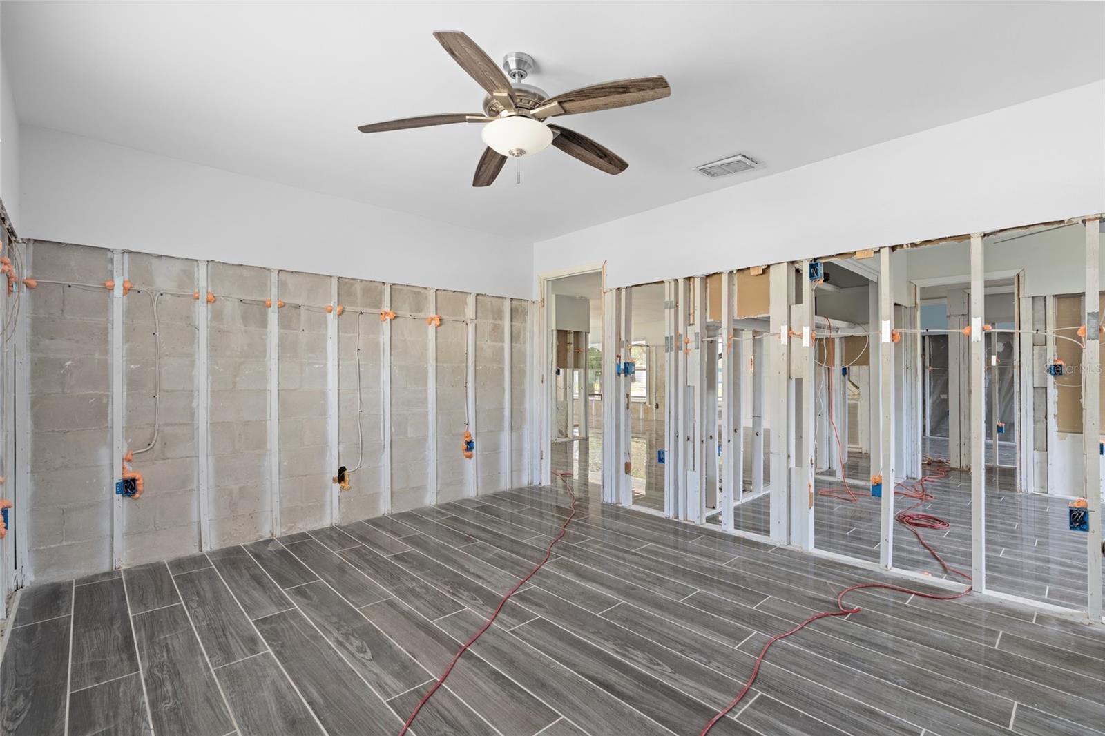 Image 23 of 36 For 5830 Venetian Boulevard Ne