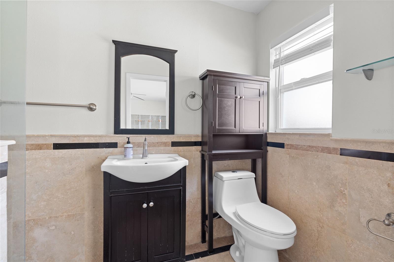 Image 24 of 36 For 5830 Venetian Boulevard Ne