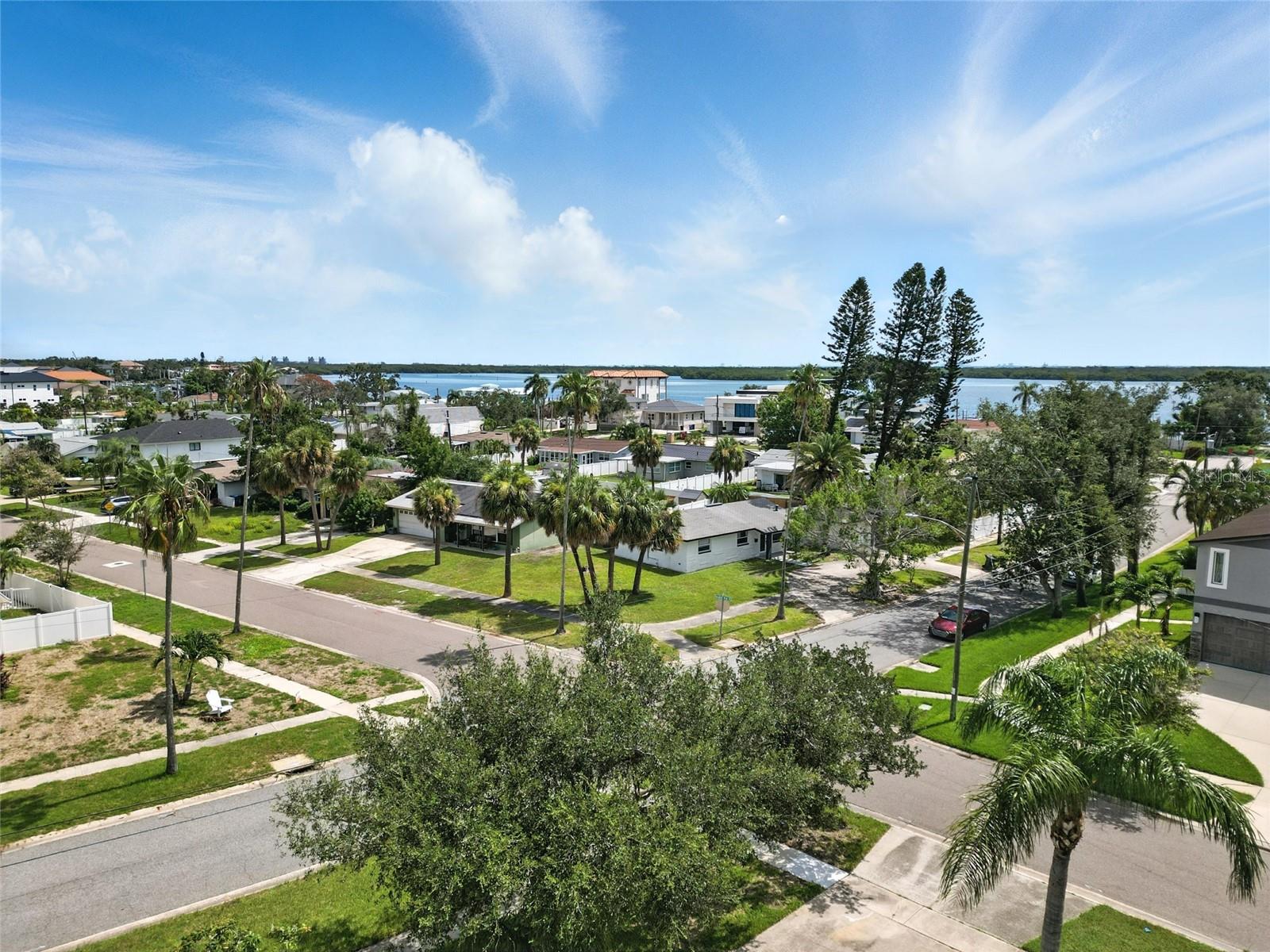 Image 32 of 36 For 5830 Venetian Boulevard Ne