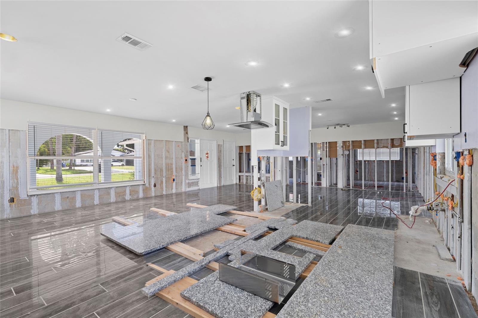 Image 8 of 36 For 5830 Venetian Boulevard Ne