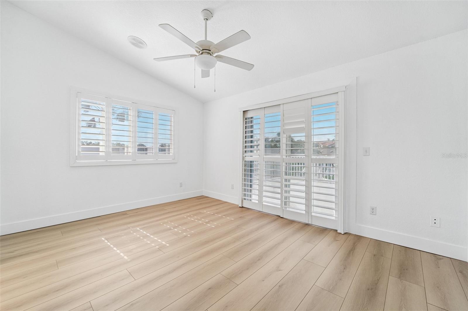Image 13 of 44 For 9410 Tara Cay Court 15