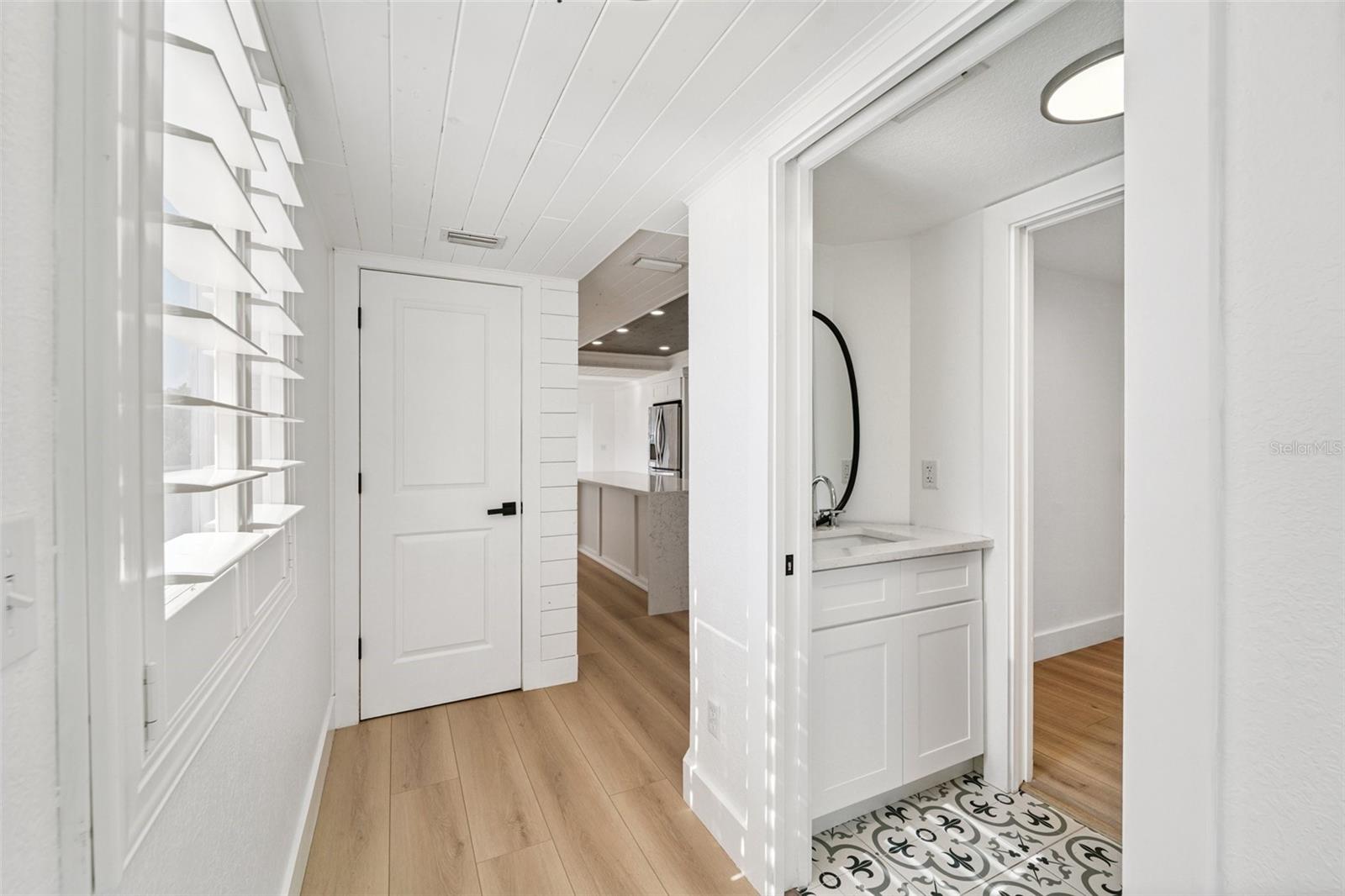 Image 20 of 44 For 9410 Tara Cay Court 15