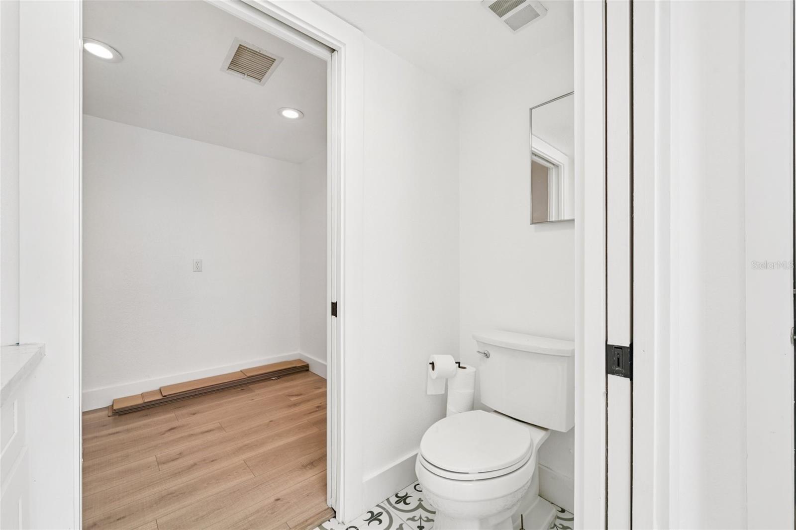 Image 21 of 44 For 9410 Tara Cay Court 15