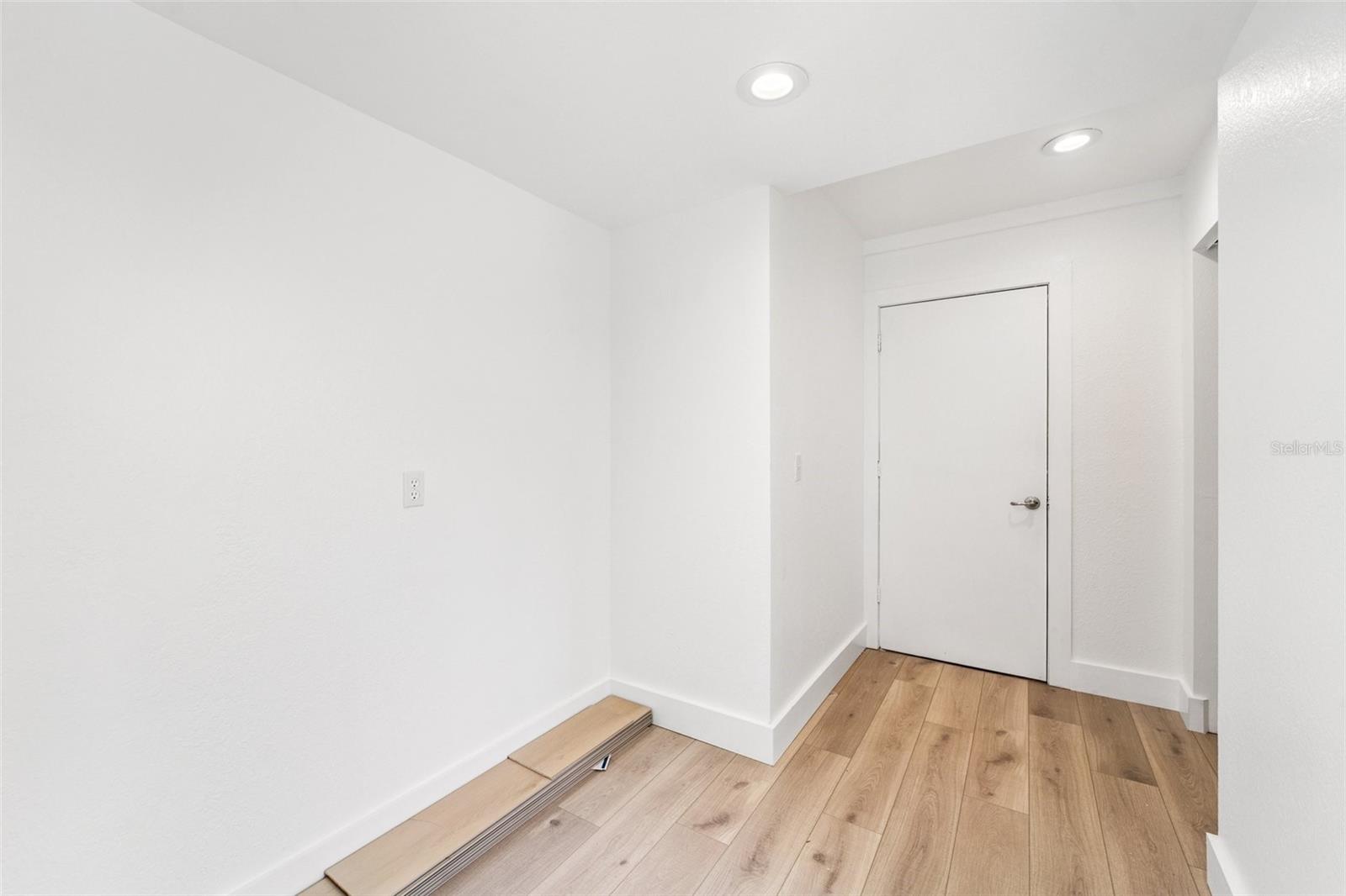 Image 23 of 44 For 9410 Tara Cay Court 15