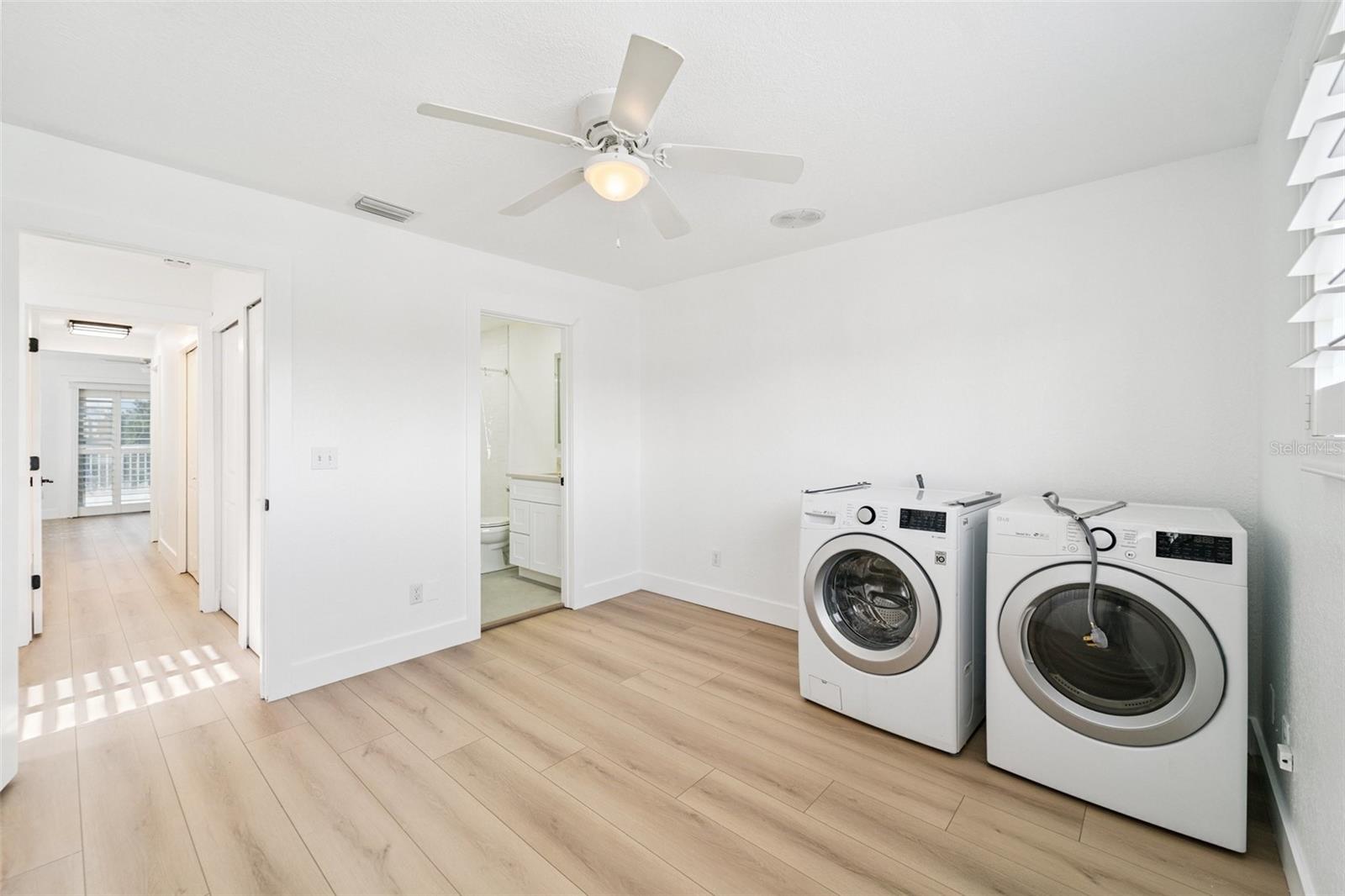 Image 29 of 44 For 9410 Tara Cay Court 15