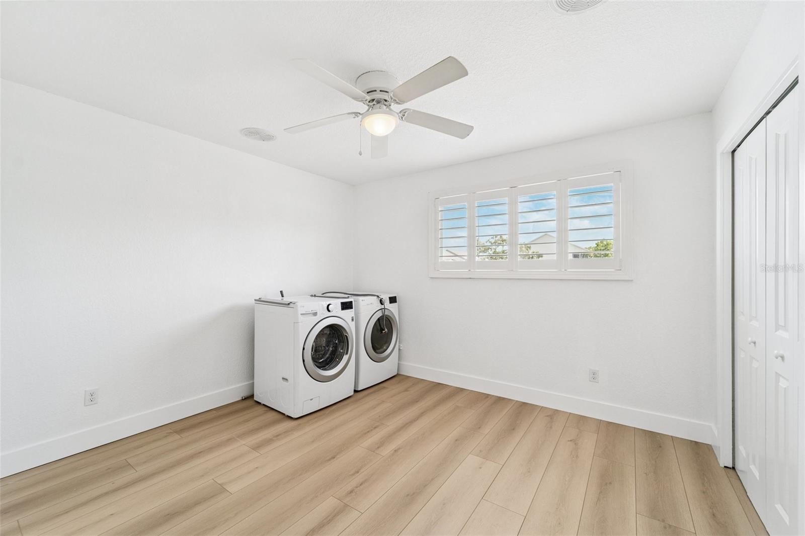 Image 30 of 44 For 9410 Tara Cay Court 15
