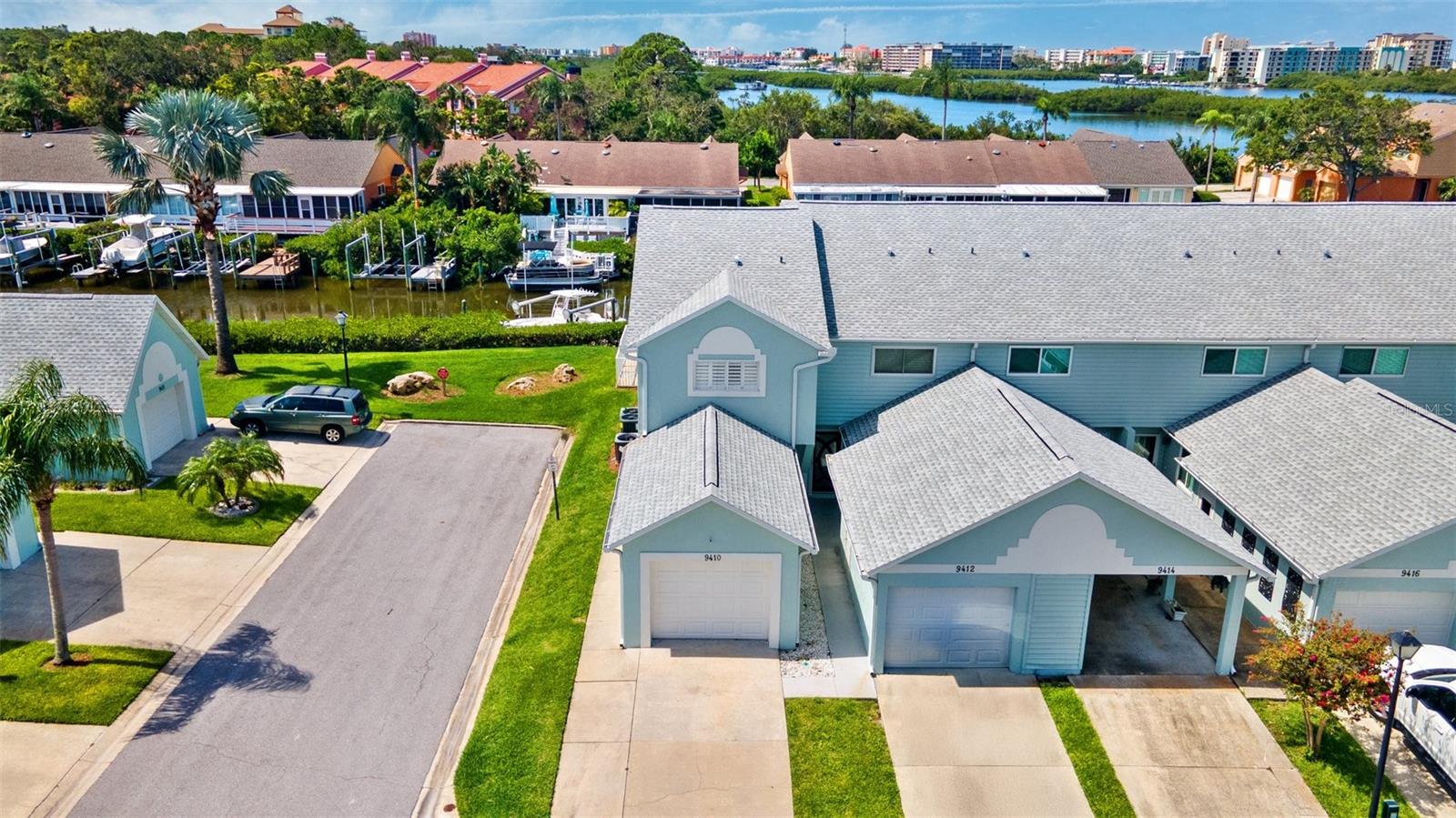 Image 39 of 44 For 9410 Tara Cay Court 15