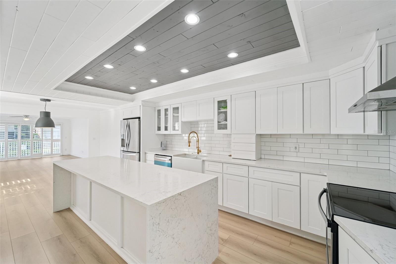 Image 4 of 44 For 9410 Tara Cay Court 15