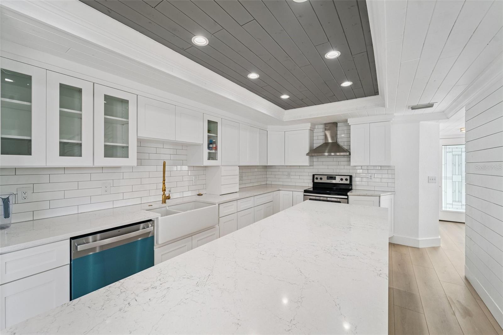 Image 5 of 44 For 9410 Tara Cay Court 15
