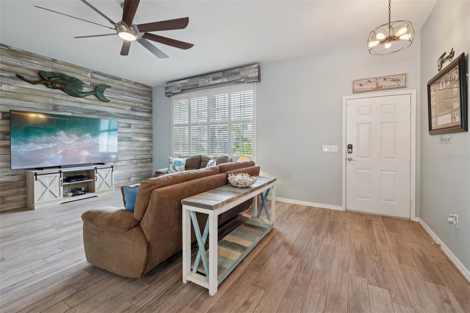 Image 11 of 93 For 18514 Avocet Drive