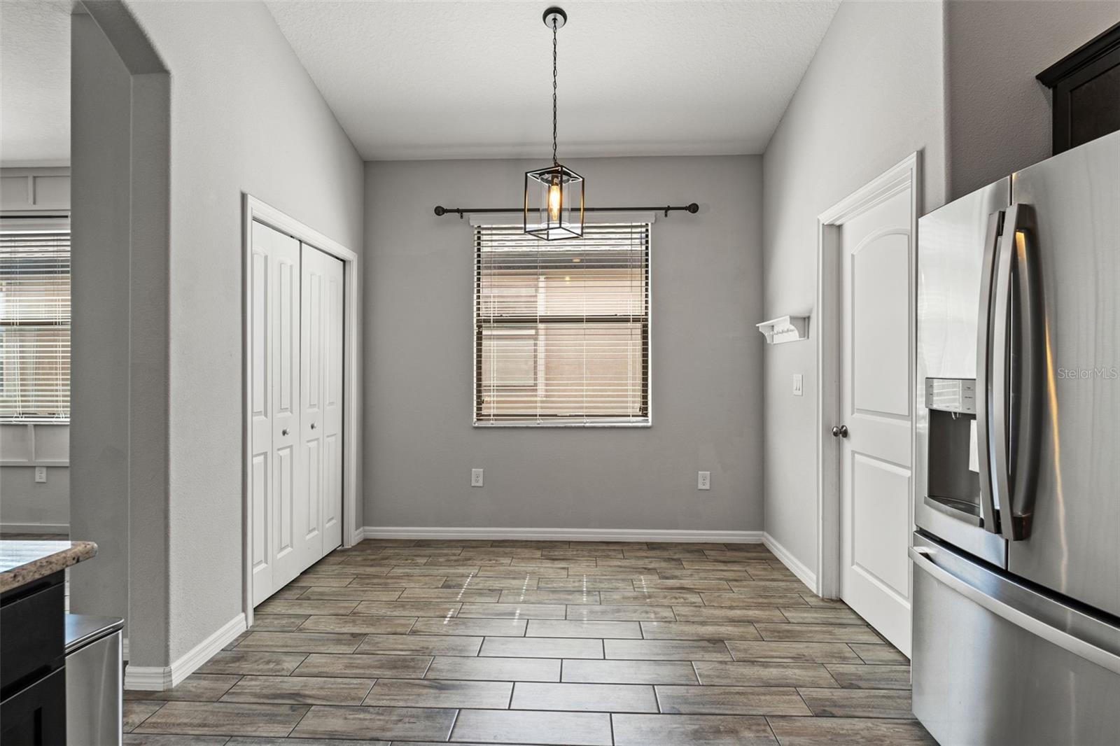 Image 10 of 41 For 335 Old Windsor Way