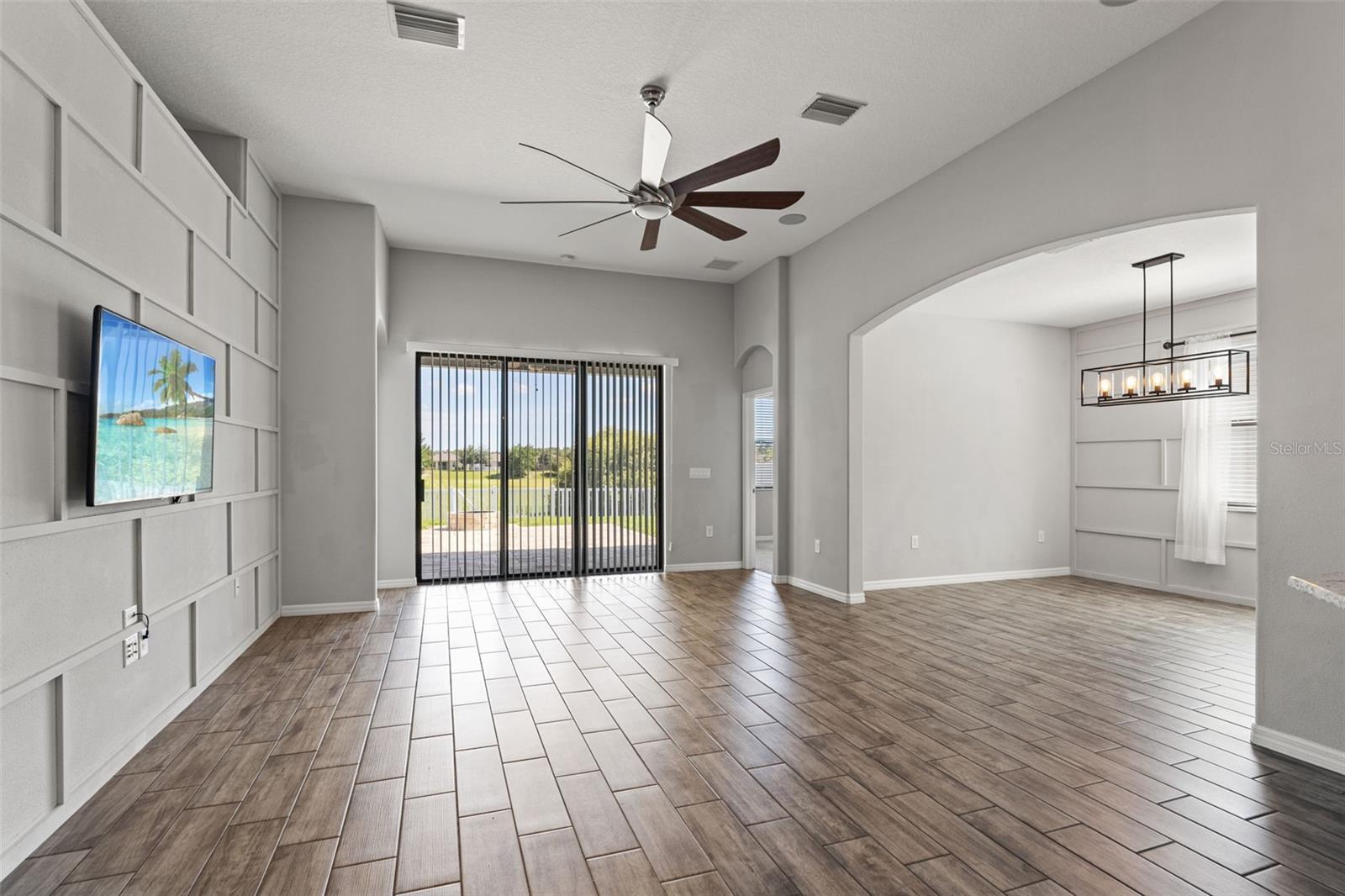 Image 15 of 41 For 335 Old Windsor Way