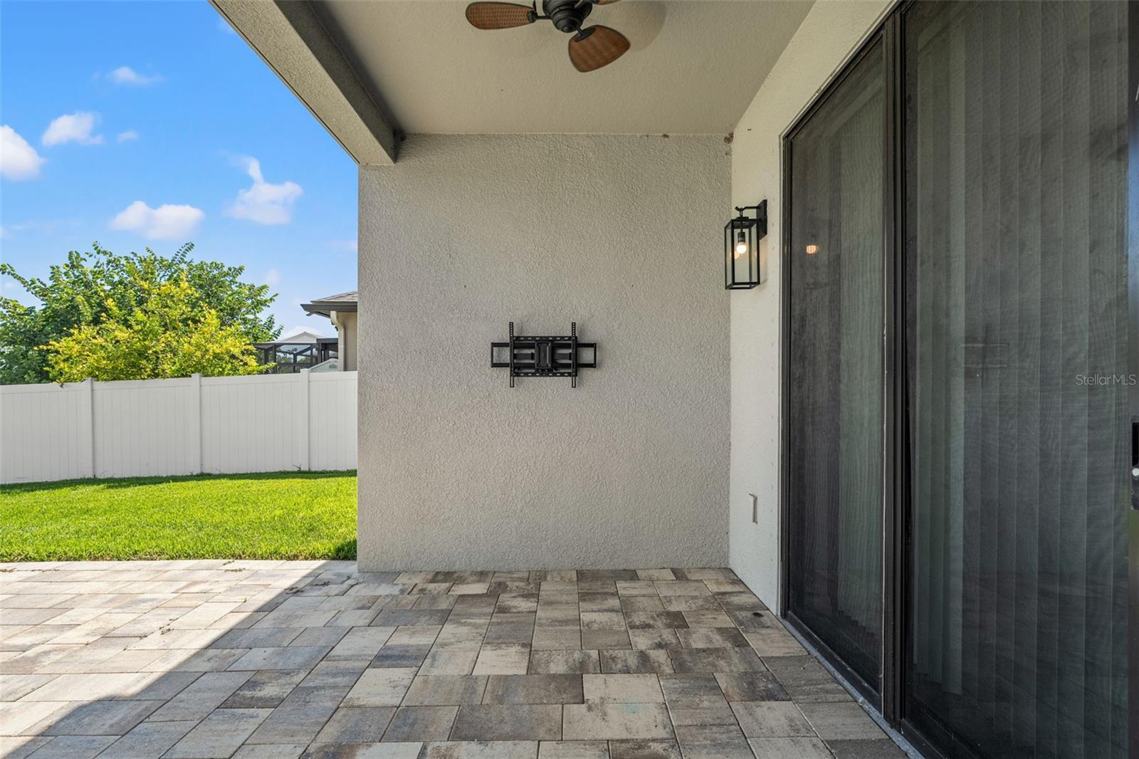 Image 33 of 41 For 335 Old Windsor Way
