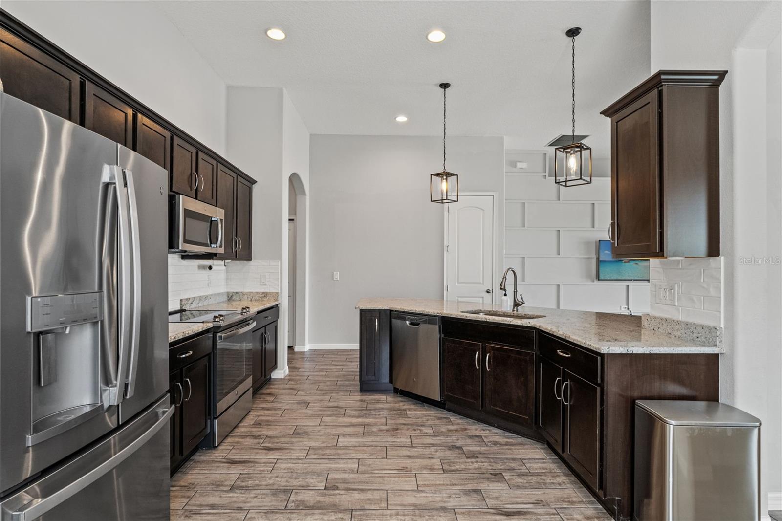Image 9 of 41 For 335 Old Windsor Way