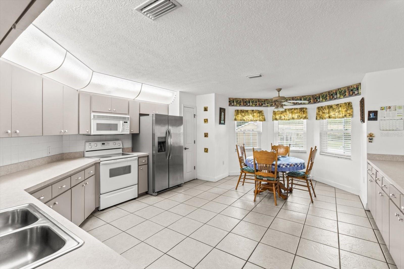 Listing photo id 18 for 1805 Overview Drive