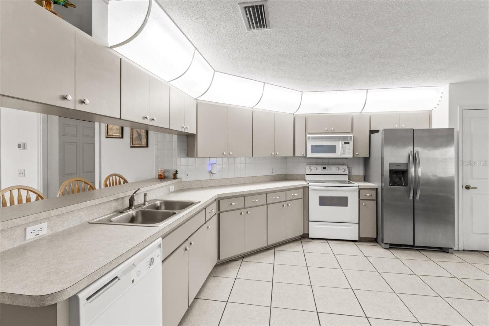 Listing photo id 1 for 1805 Overview Drive