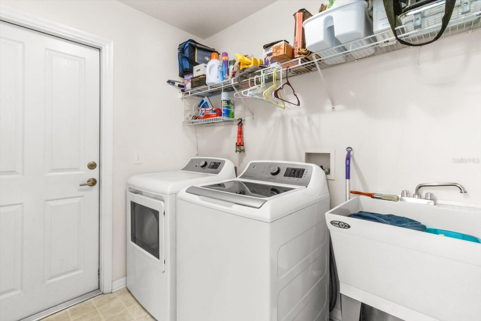 Listing photo id 37 for 1805 Overview Drive