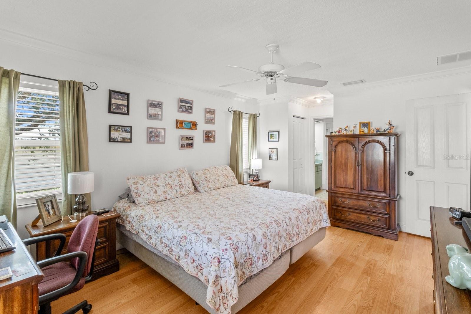 Listing photo id 2 for 1805 Overview Drive