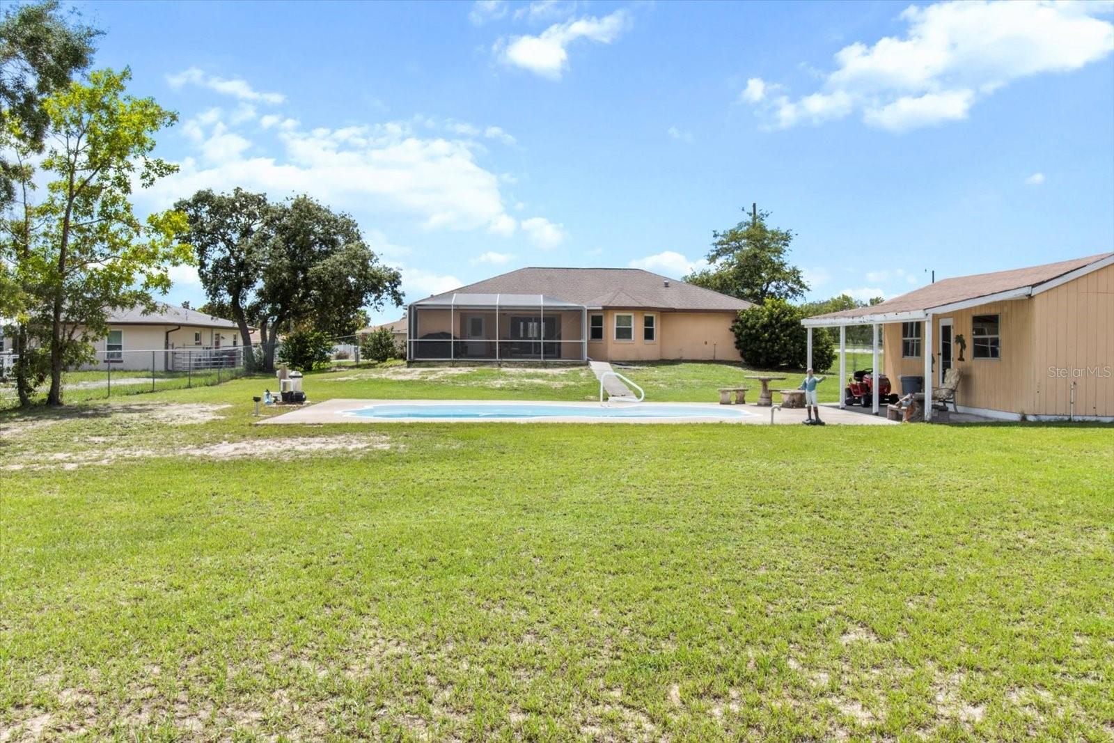 Listing photo id 40 for 1805 Overview Drive