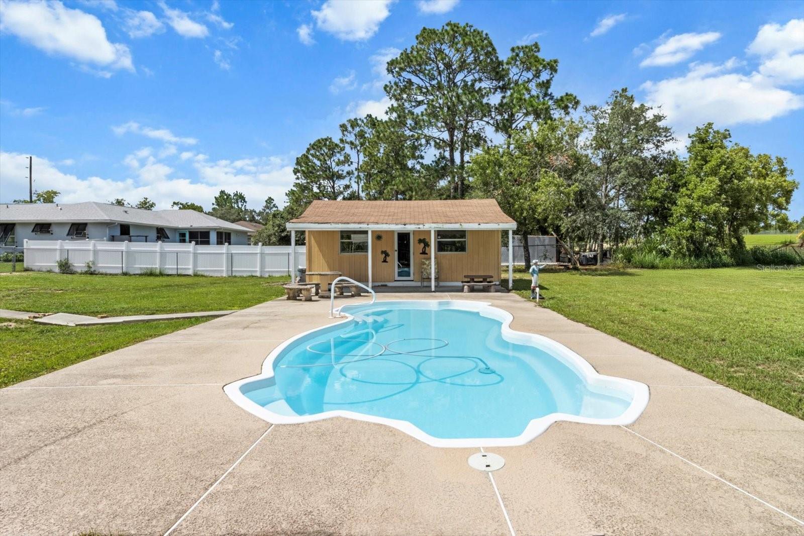 Listing photo id 46 for 1805 Overview Drive