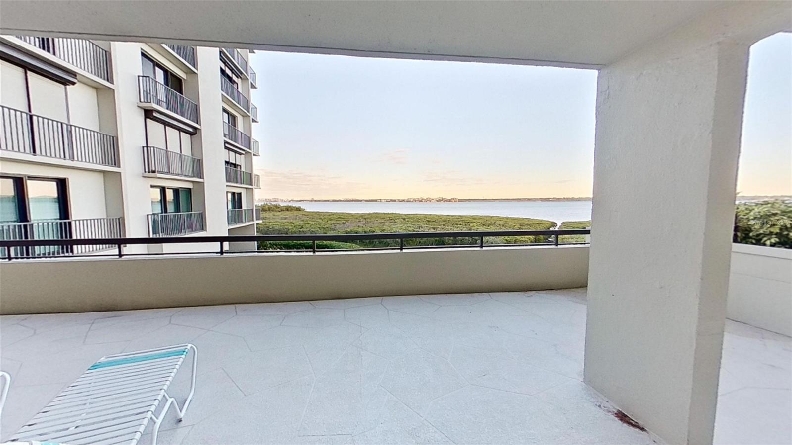 Image 3 of 18 For 1501 Gulf Boulevard 104