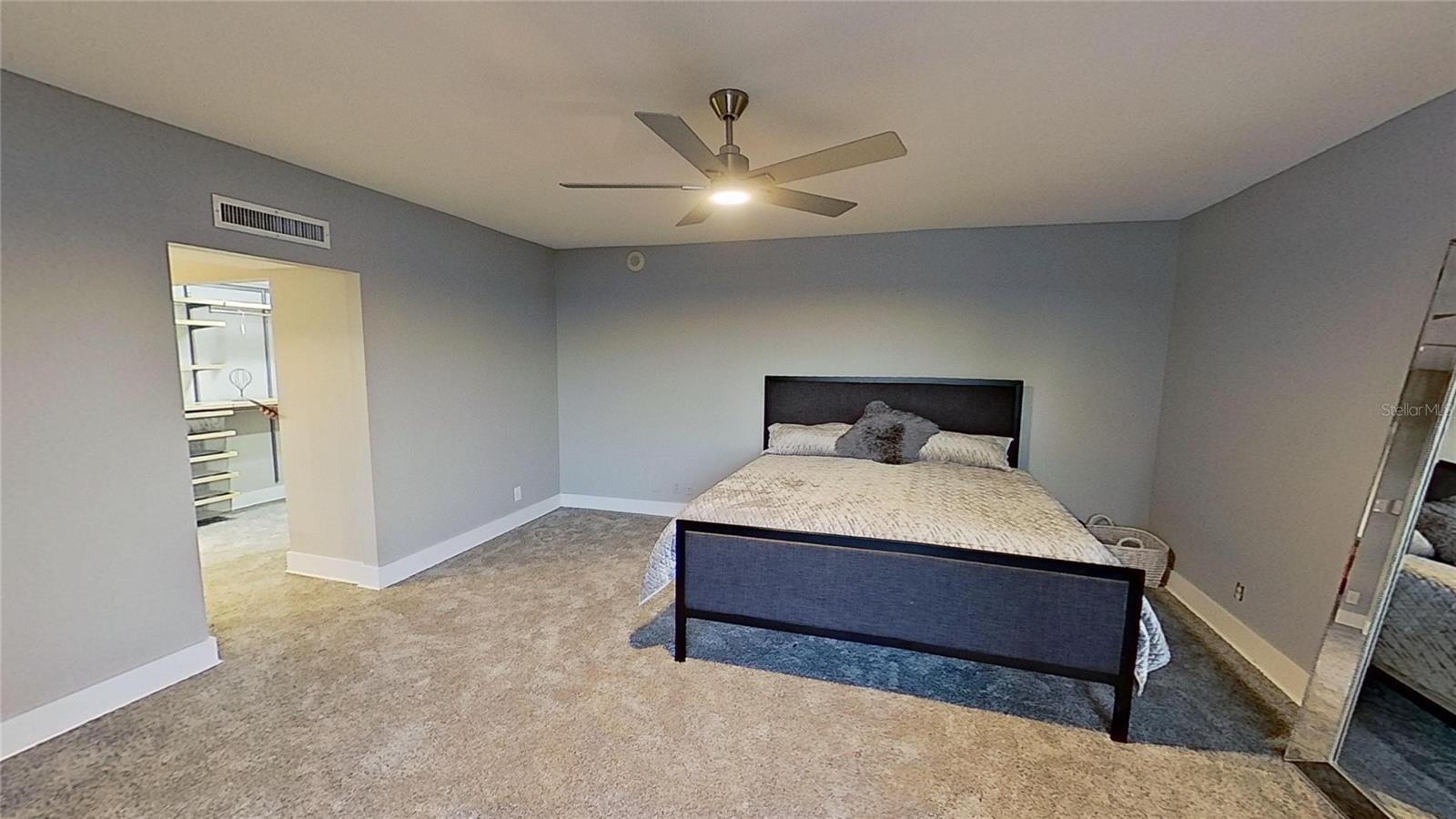Image 4 of 18 For 1501 Gulf Boulevard 104