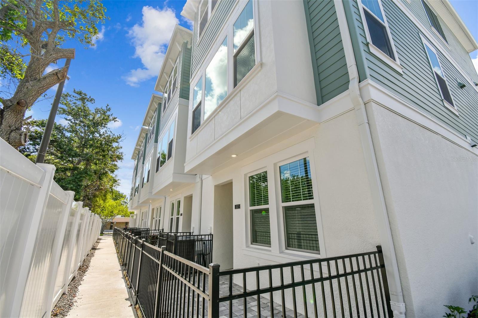 Details for 3105 4th Terrace N, ST PETERSBURG, FL 33713