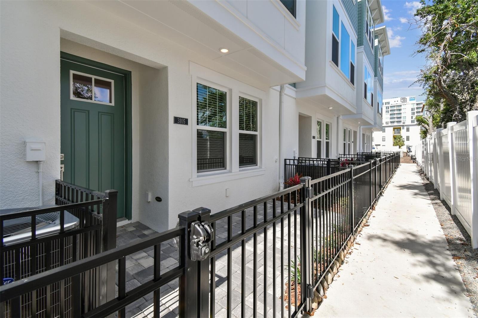 Listing photo id 0 for 3105 4th Terrace N