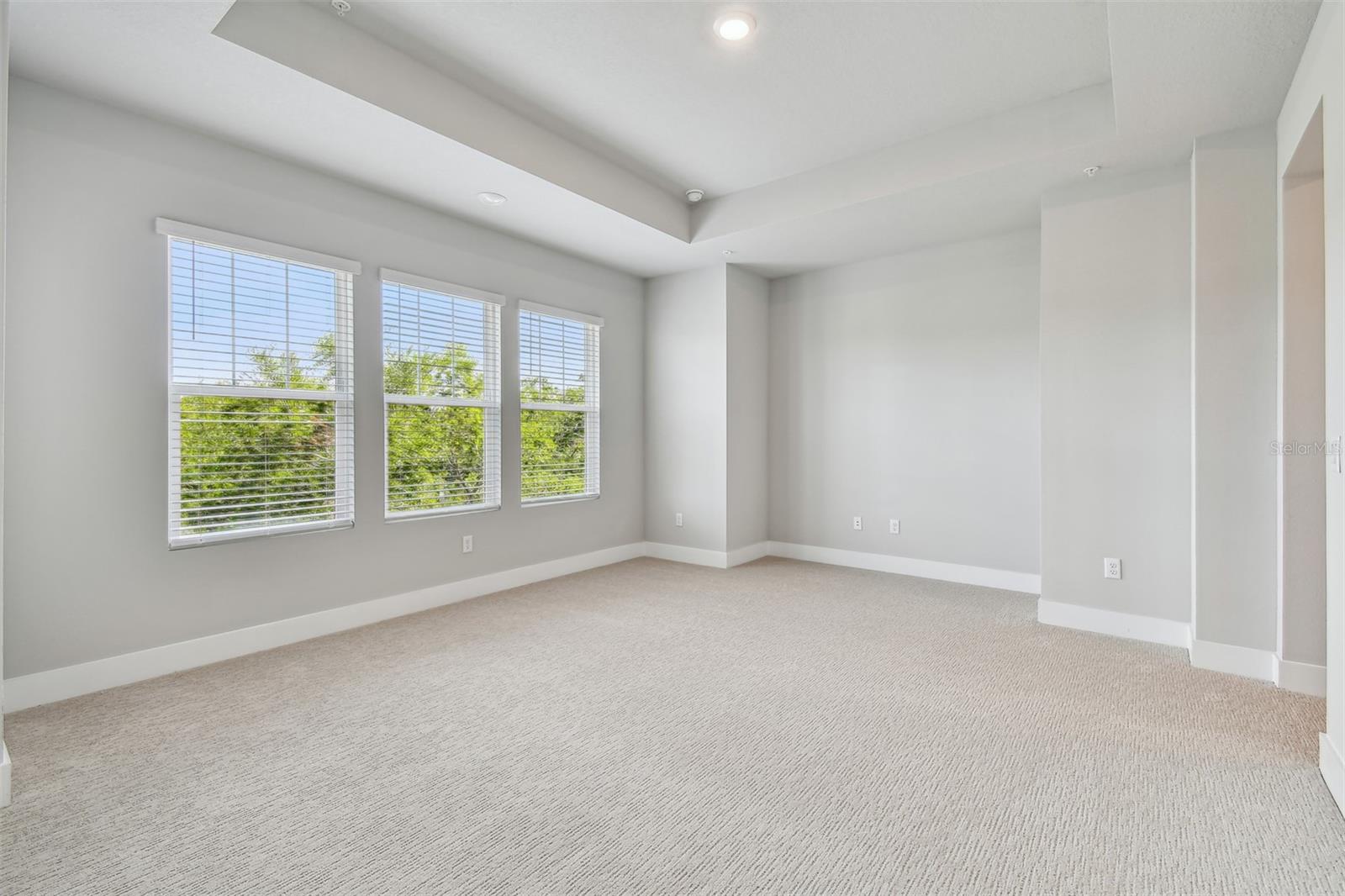 Listing photo id 18 for 3105 4th Terrace N