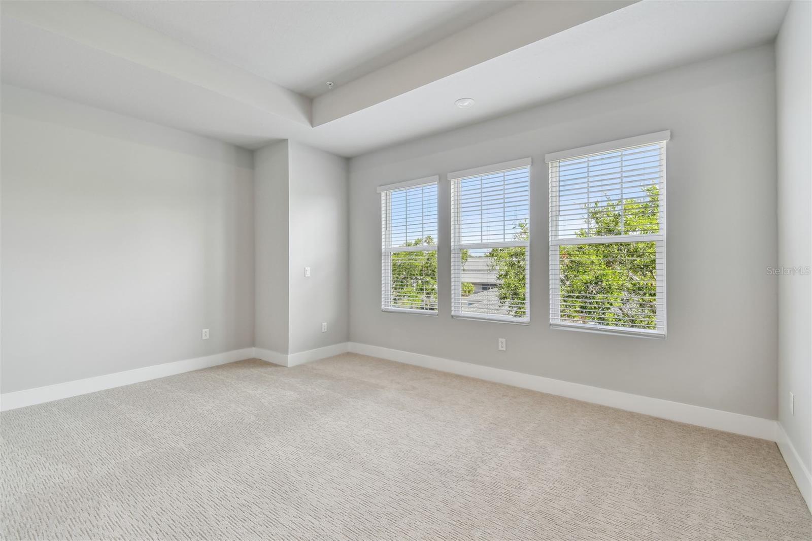 Listing photo id 19 for 3105 4th Terrace N